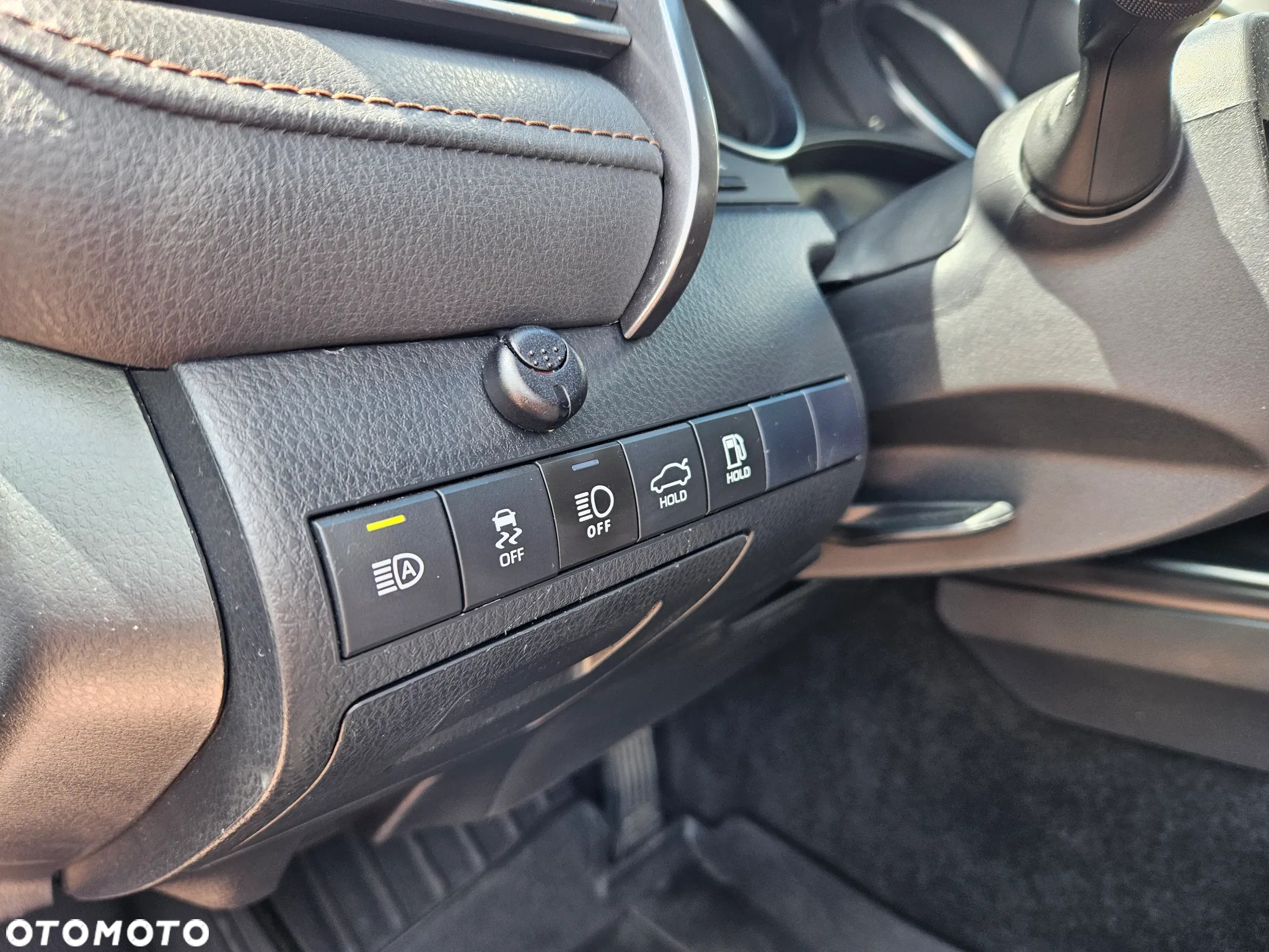 Toyota Camry 2.5 Hybrid Comfort CVT - 21