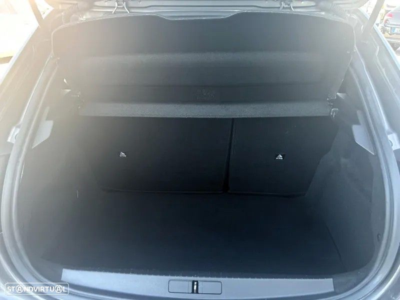 Peugeot 208 1.2 PureTech Allure EAT8 - 29