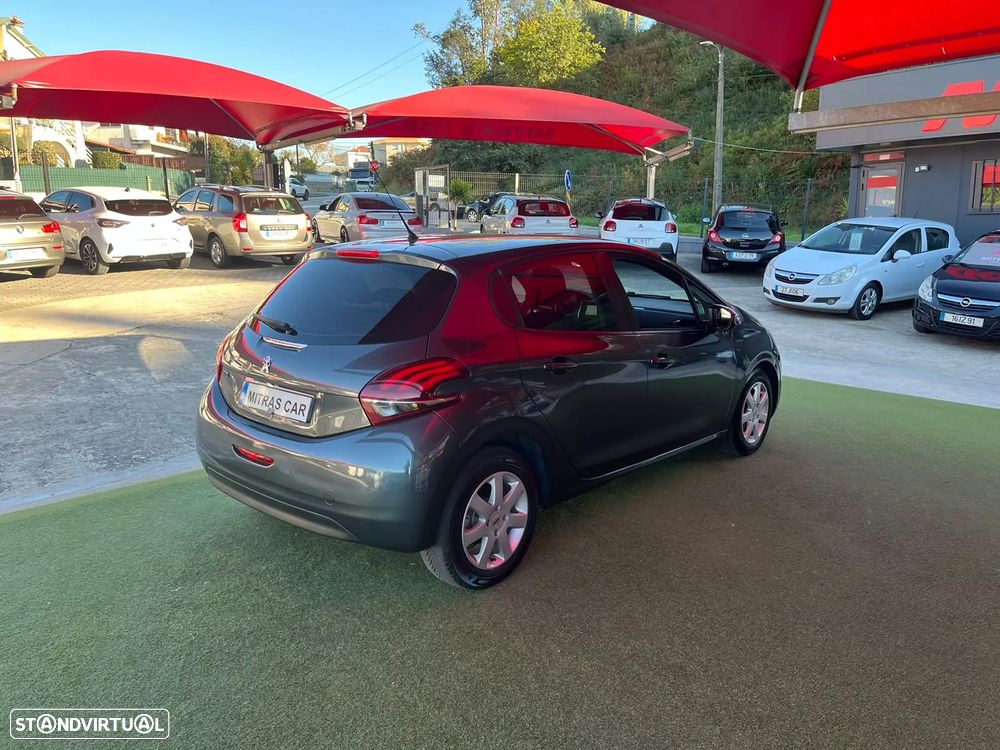 Peugeot 208 2017 photo 5