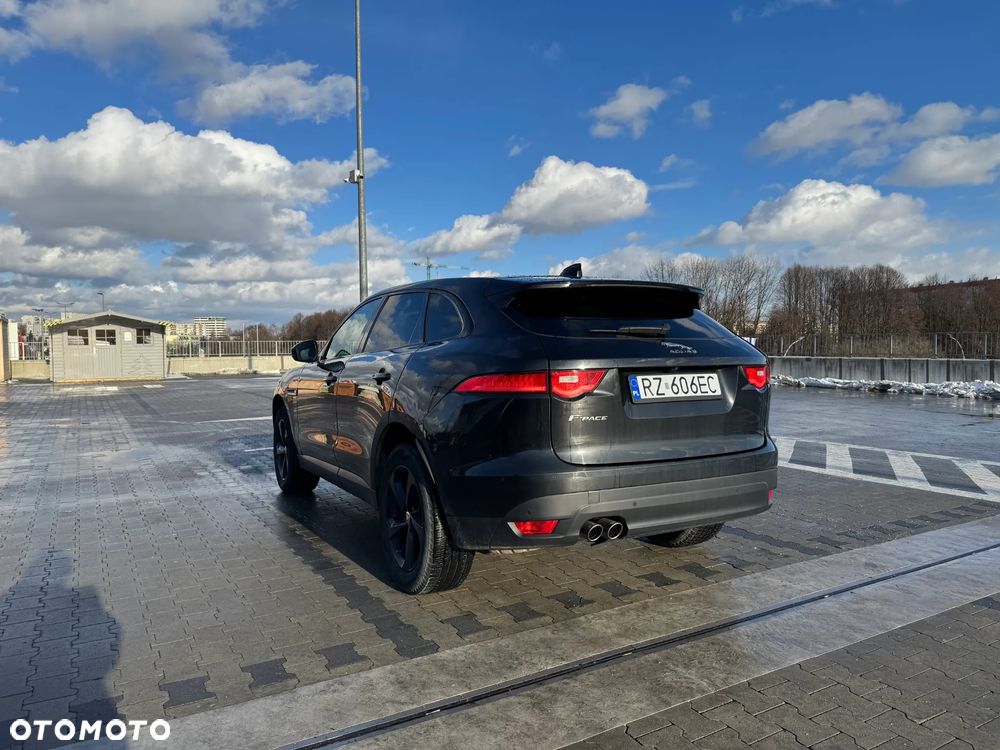 Jaguar F-Pace 20d AWD Prestige - 4