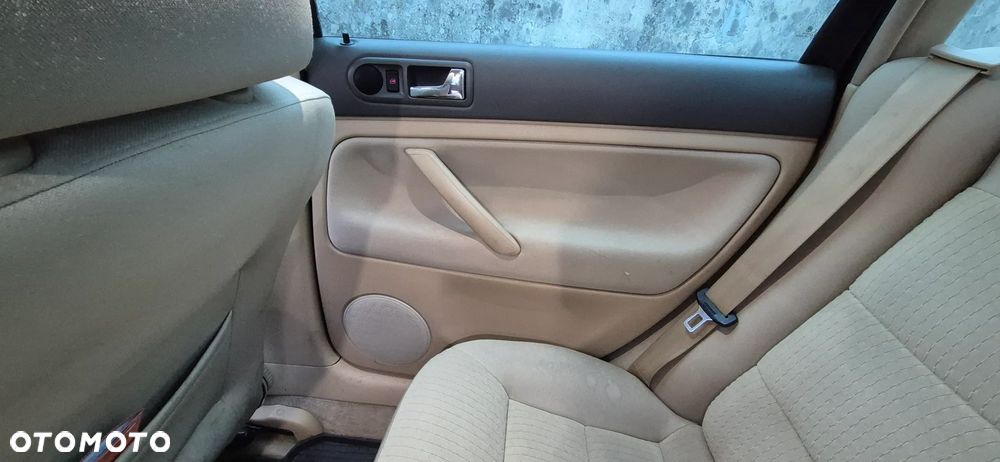 Volkswagen Passat 2.0 Comfortline - 17