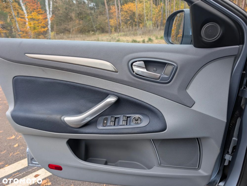 Ford Mondeo 2.5 Titanium - 13