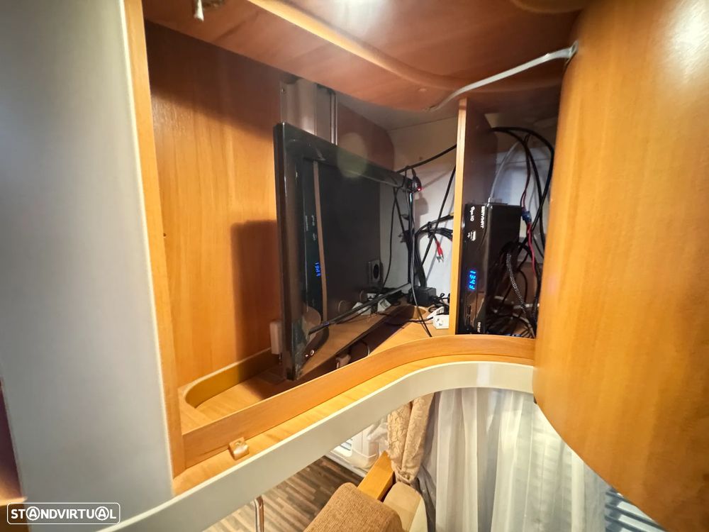 Hymer Classe B CL 654 3.0JTD - 32