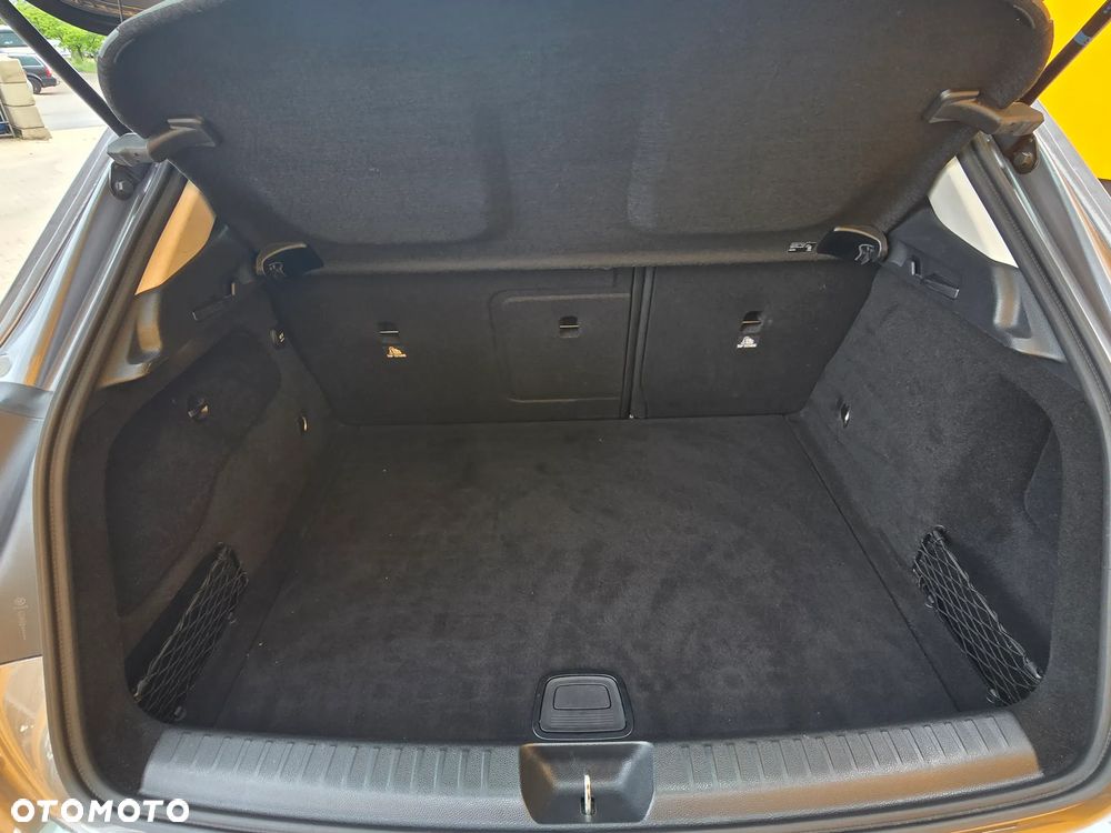 Mercedes-Benz GLA - 14