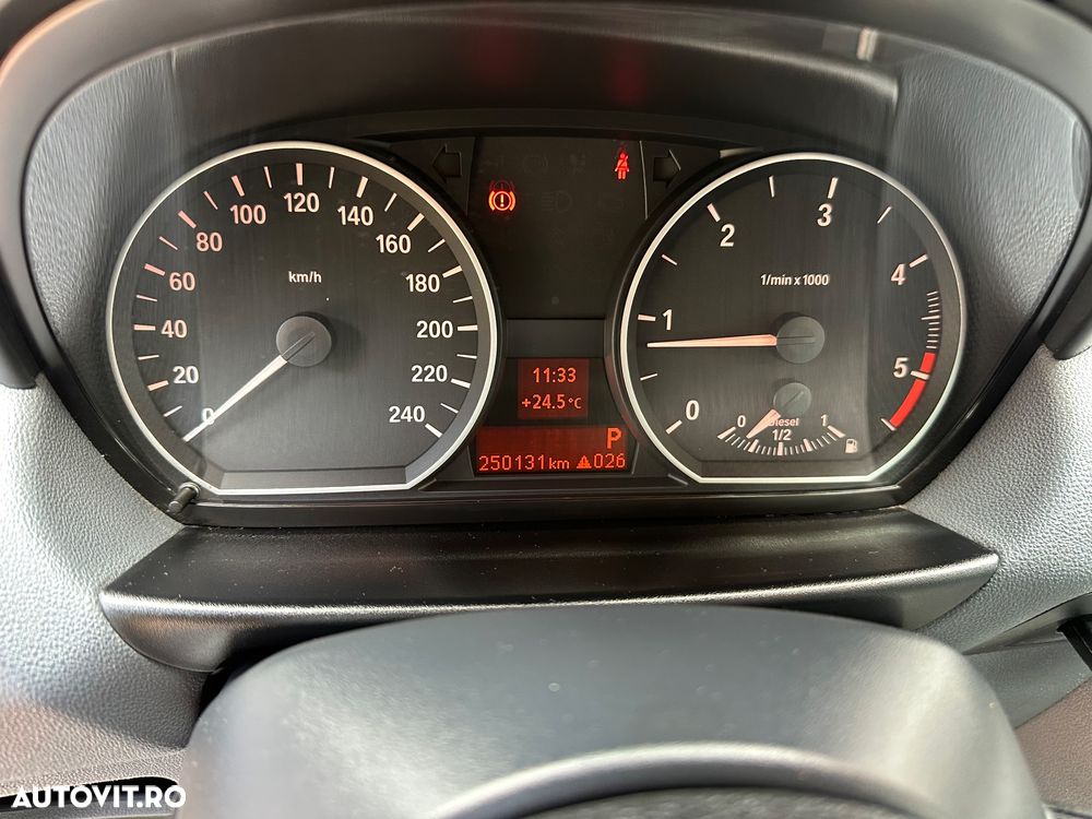 BMW Seria 1 120d DPF Aut. - 31