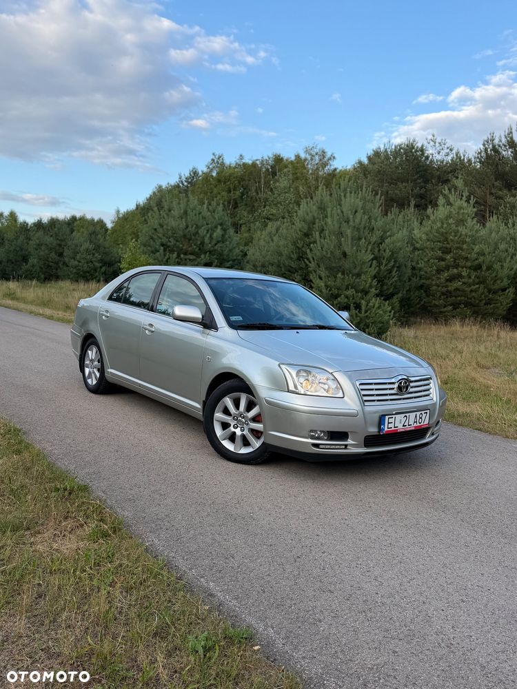Toyota Avensis 2.0 VVT-i High - 11