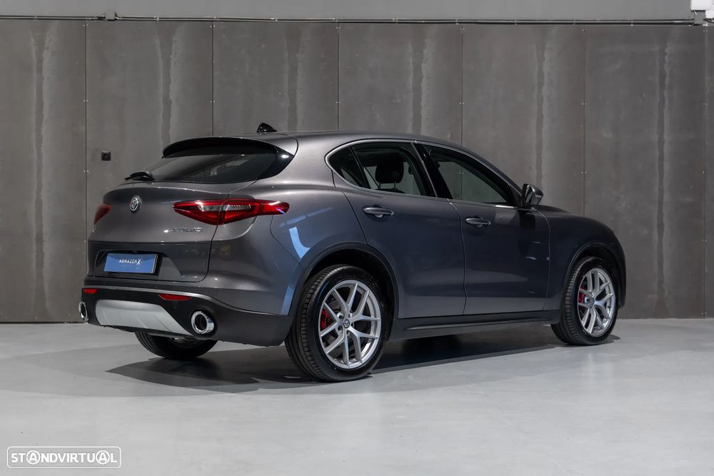 Alfa Romeo Stelvio 2.2 D Veloce Q4 AT8 - 5