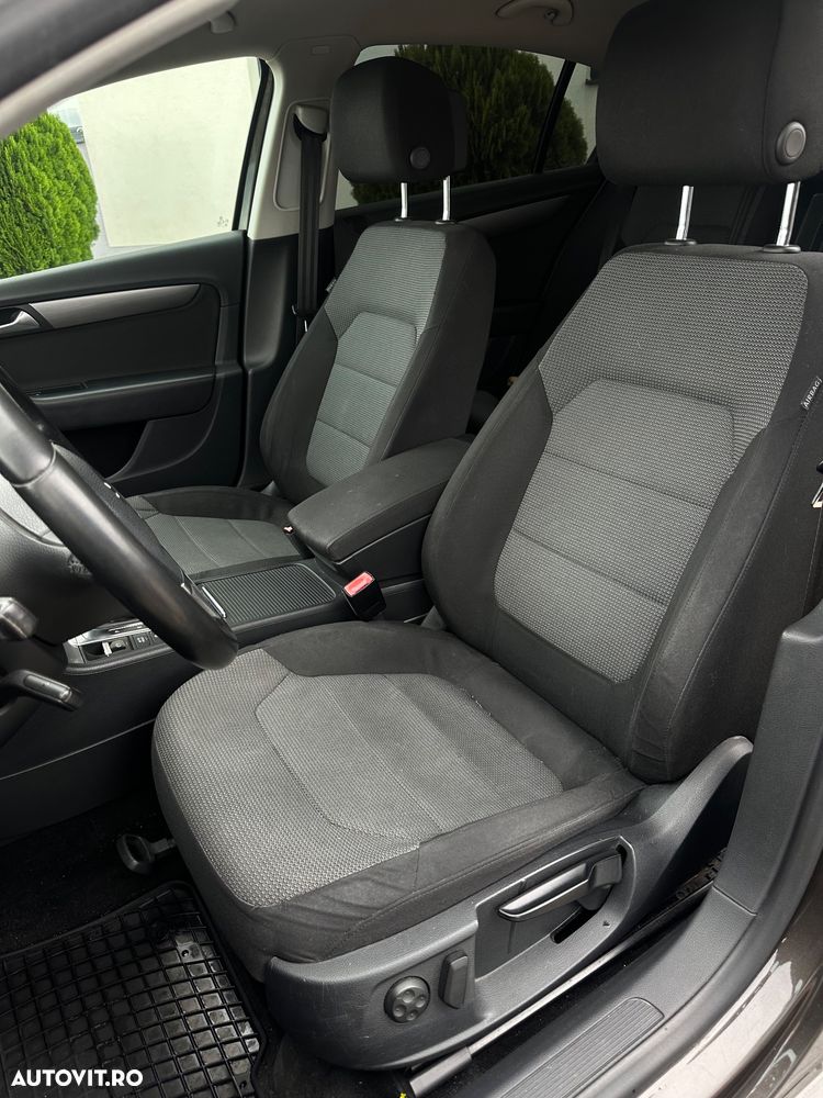Volkswagen Passat 2.0 TDI BlueMotion Technology DSG Comfortline - 11