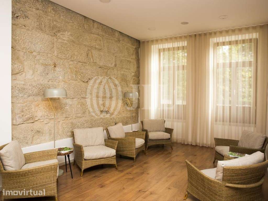 Prédio a operar como Guest House, no centro do Porto - Grande imagem: 4/34