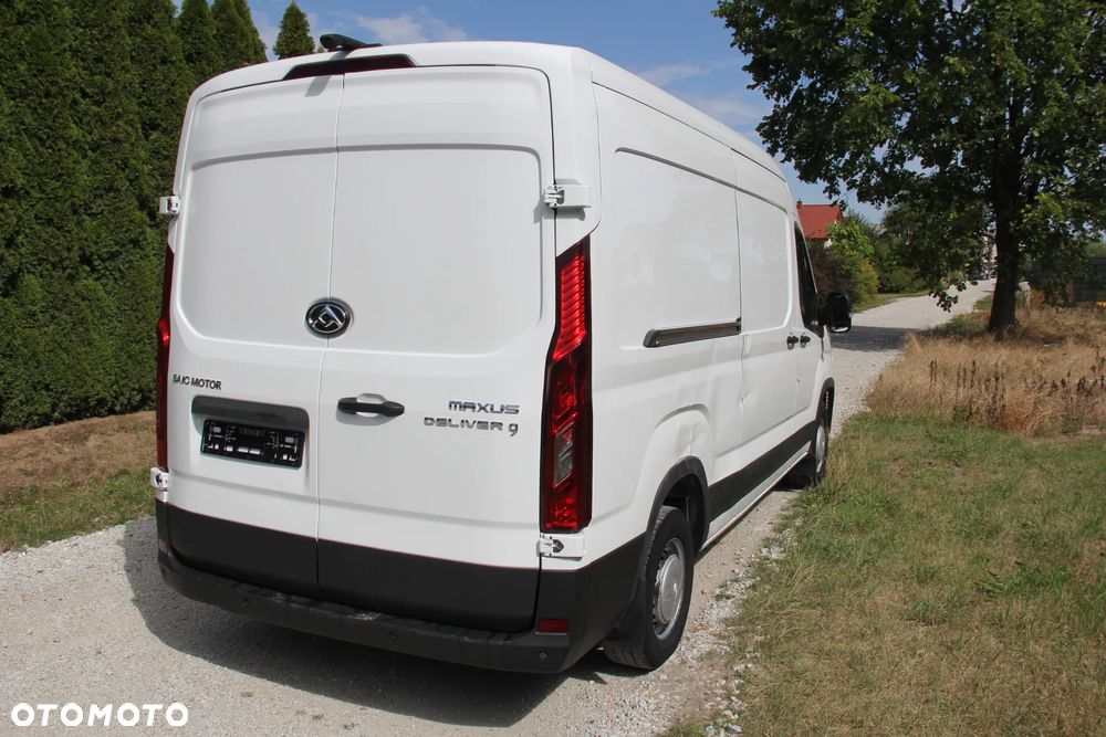Maxus DELIVER 9 - 5