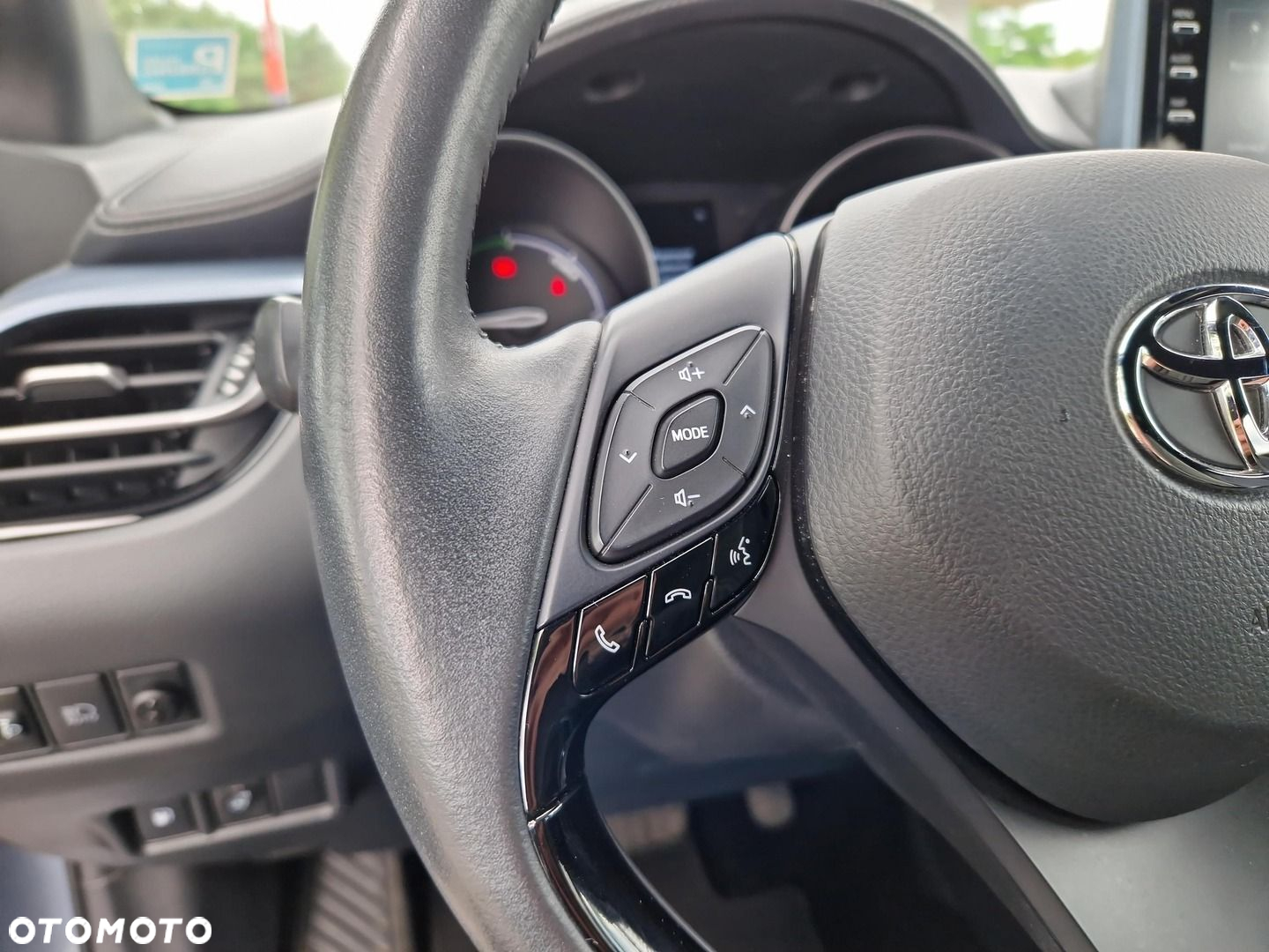 Toyota C-HR - 21