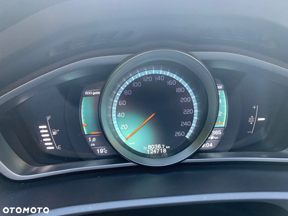 Volvo V40 T3 Ocean Race - 14