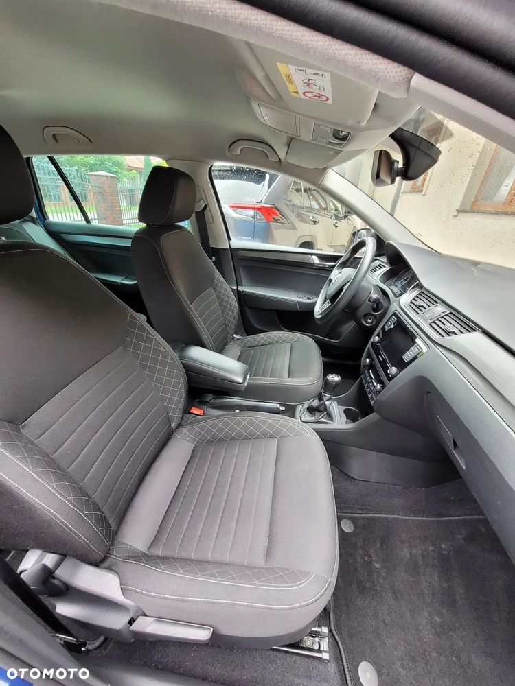 Skoda RAPID 1.0 TSI Style - 10