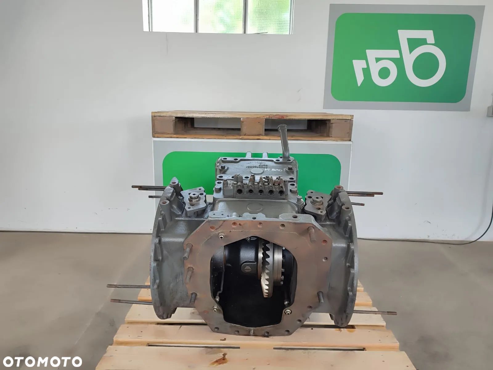 Dyferencjał tył 6700100661 MASSEY FERGUSON 8690 - 1