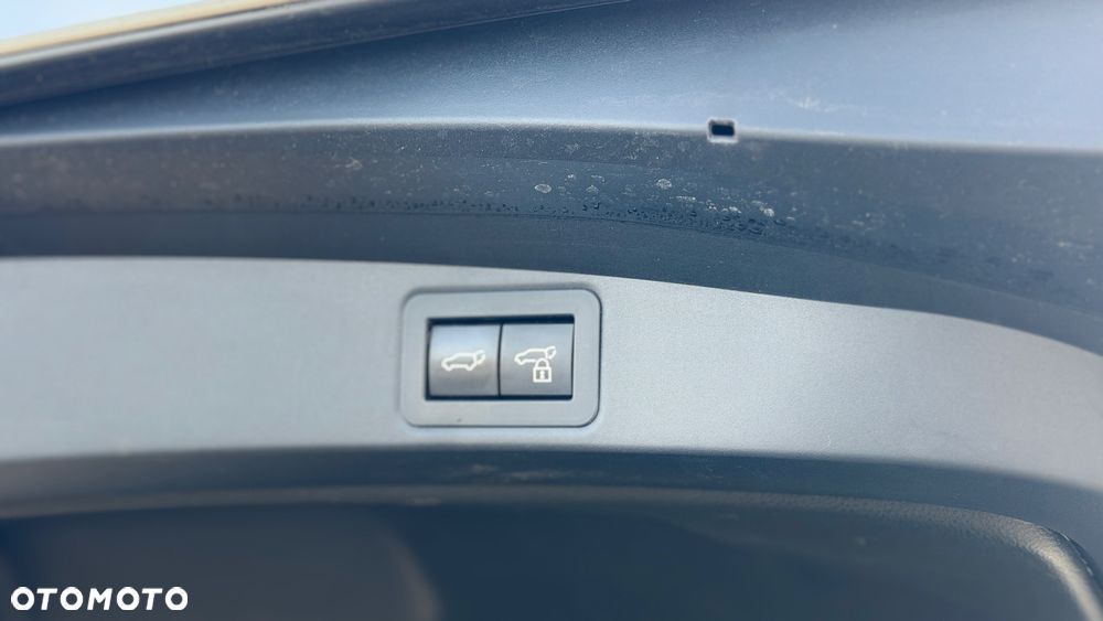 Toyota Corolla 1.8 Hybrid Executive - 24