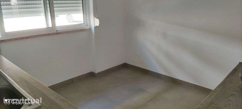 Apartamento T2 todo Remodelado na Baixa da Banheira - Grande imagem: 3/4