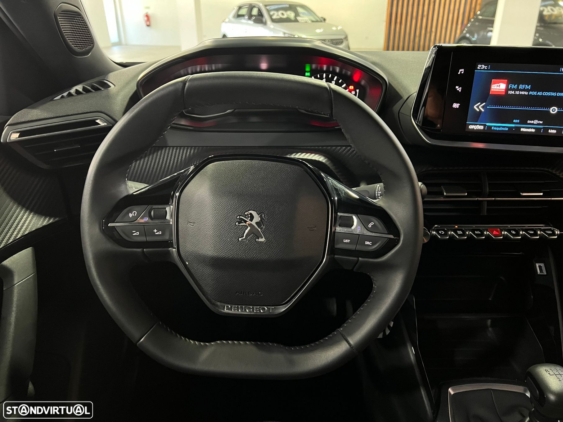 Peugeot 2008 1.2 PureTech Active Pack - 12