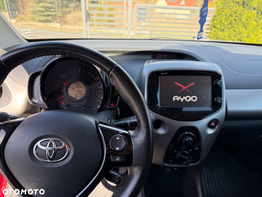 Toyota Aygo x-play touch - 7