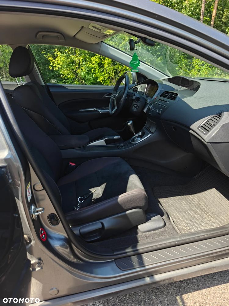Honda Civic 1.8 Sport - 12