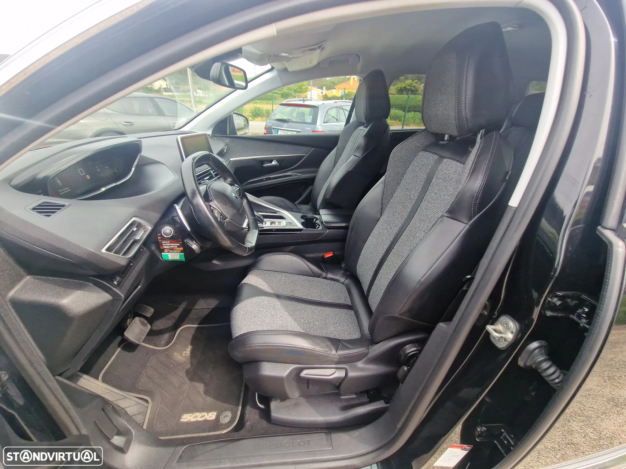Peugeot 5008 1.6 BlueHDi Allure EAT6 J18 - 11