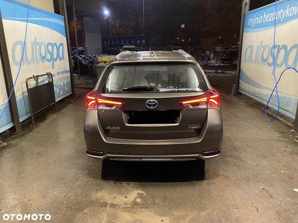 Toyota Auris Hybrid 135 Premium - 2