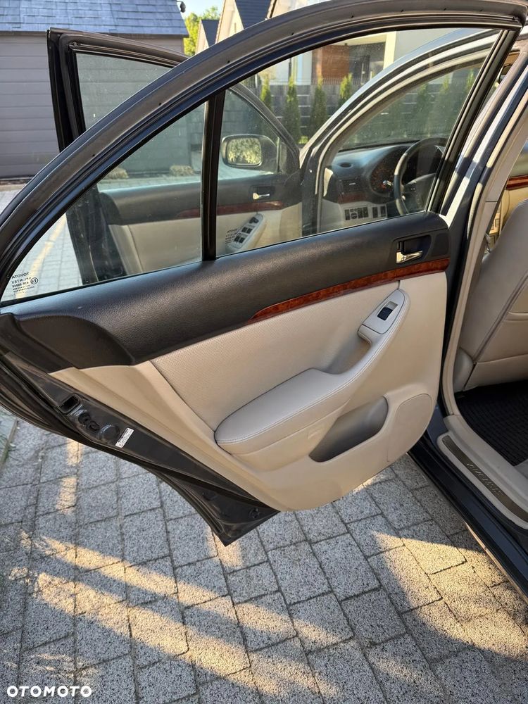 Toyota Avensis 2.2 D-4D Prestige - 11