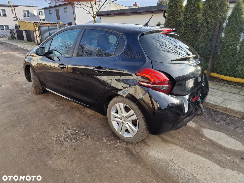 Peugeot 208 1.2 PureTech Style - 6