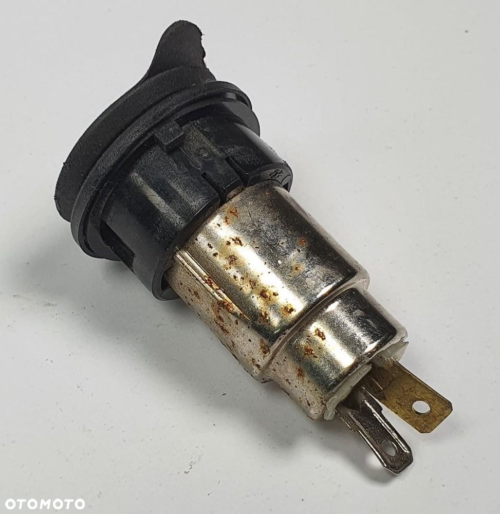 GNIAZDO ZAPALNICZKI ZASILANIA 12V RANGE ROVER SPORT I L320 - 1