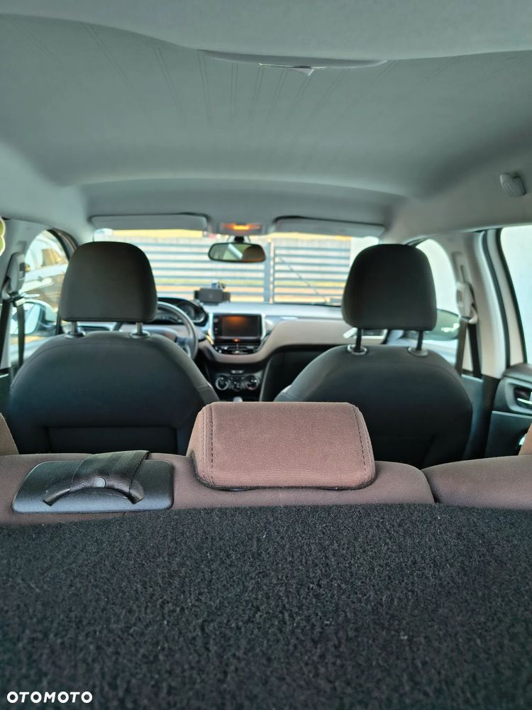 Peugeot 2008 1.2 Pure Tech Style EU6 - 7