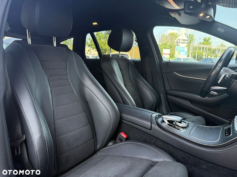 Mercedes-Benz Klasa E 300 de AMG - 23