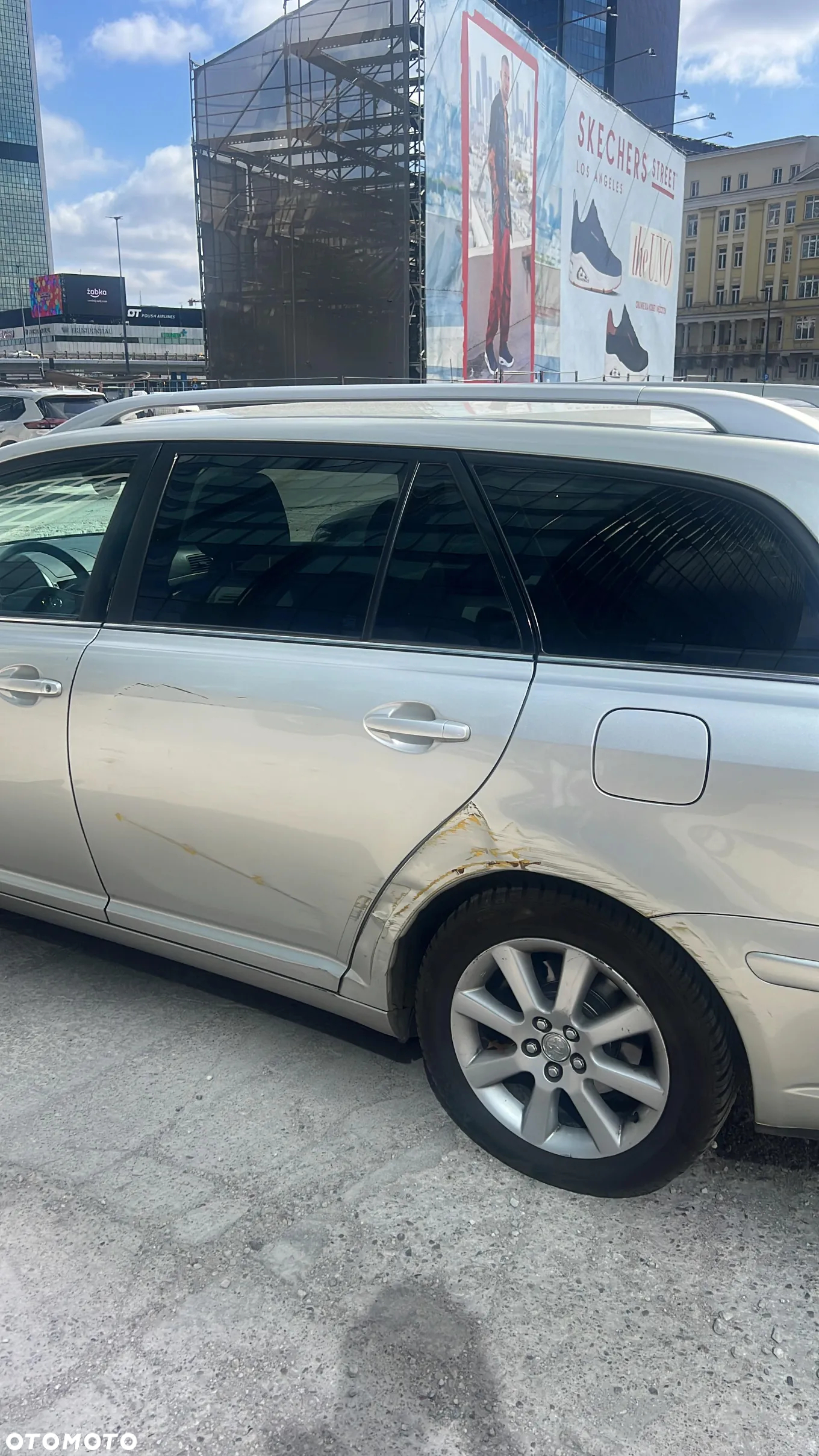 Toyota Avensis 2.0 VVT-i Combi Automatik Sol - 23