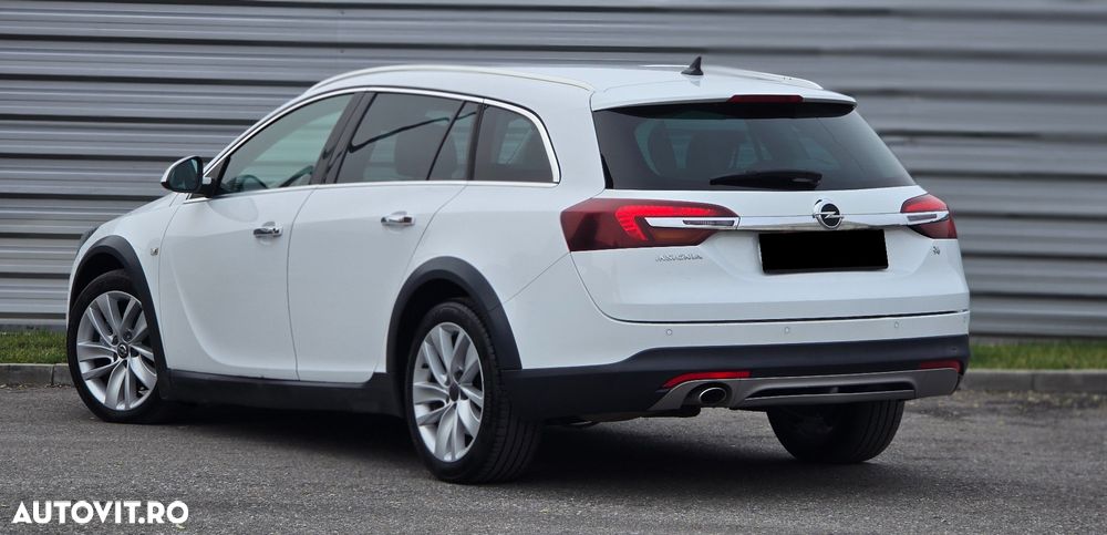 Opel Insignia 2.0 CDTI 4x4 Sports Tourer Aut. Business Edition - 3