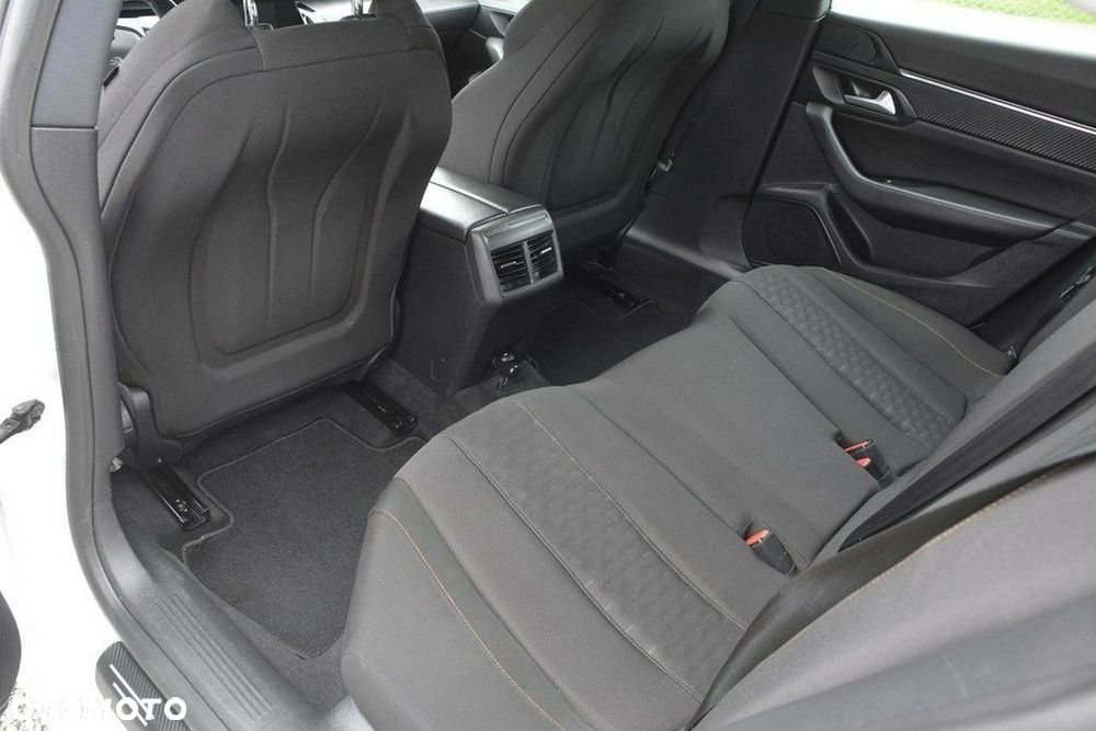 Peugeot 508 BlueHDi 130 EAT8 Allure - 29