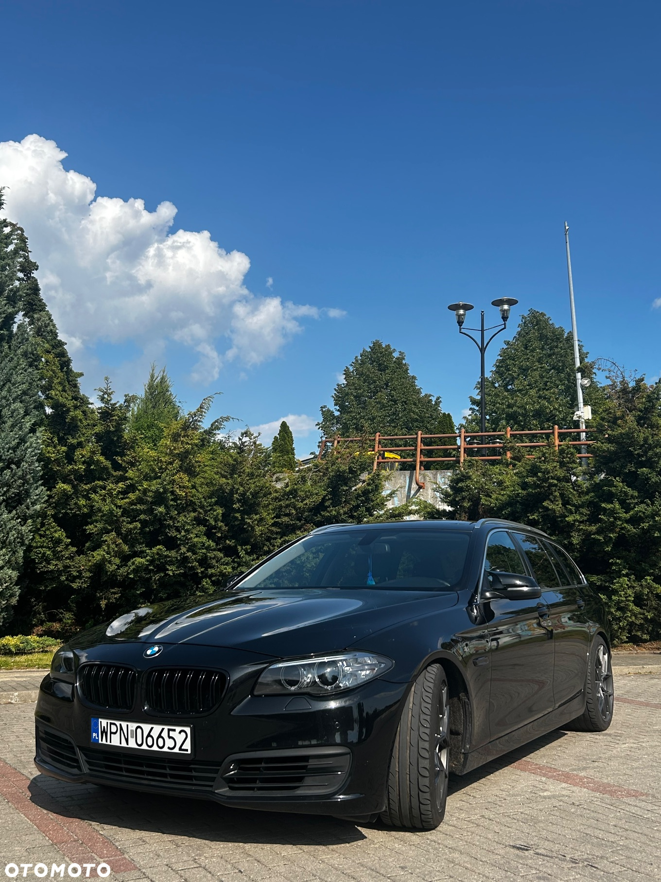 BMW Seria 5 520d xDrive - 13