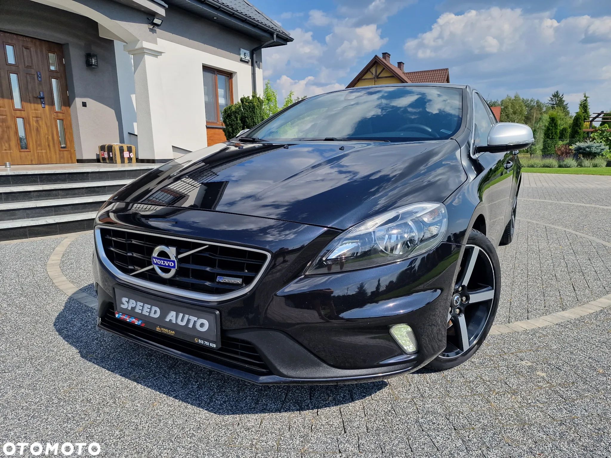 Volvo V40 D4 Drive-E R-Design Summum - 1