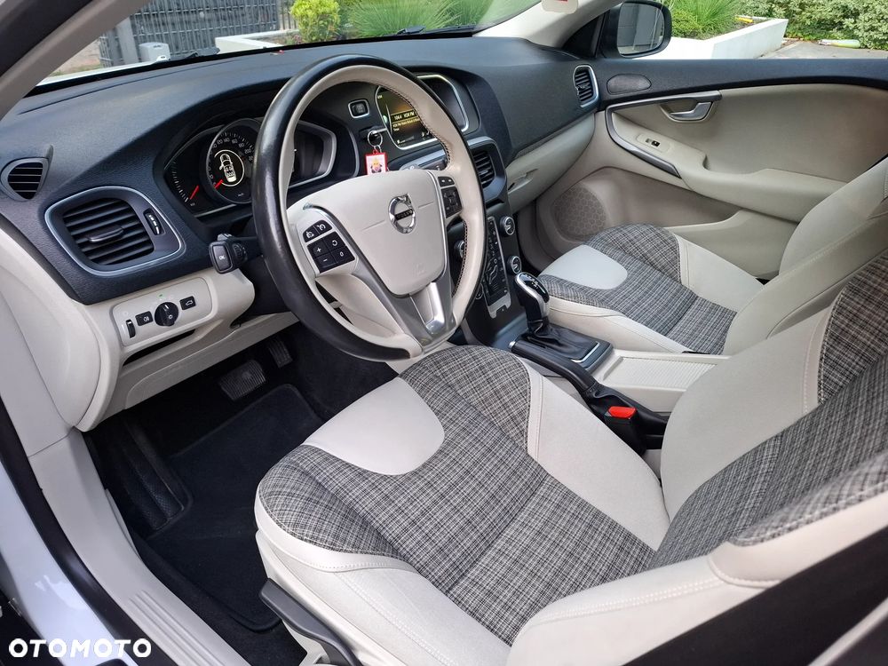 Volvo V40 Cross Country D3 Drive-E Dynamic Edition - 26
