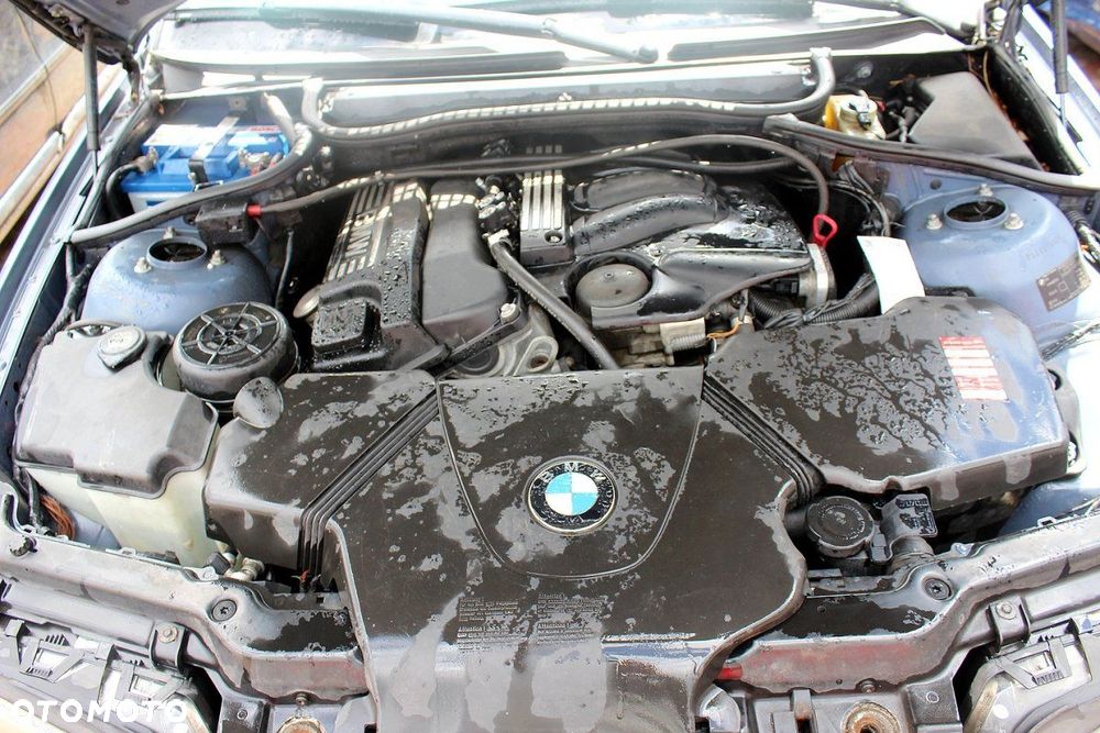BMW 3 E46 2004 2.0i N46B20 Sedan (MASKA, ZDERZAK, LAMPA, BŁOTNIK, DRZWI, SZYBA, FOTEL) - 8
