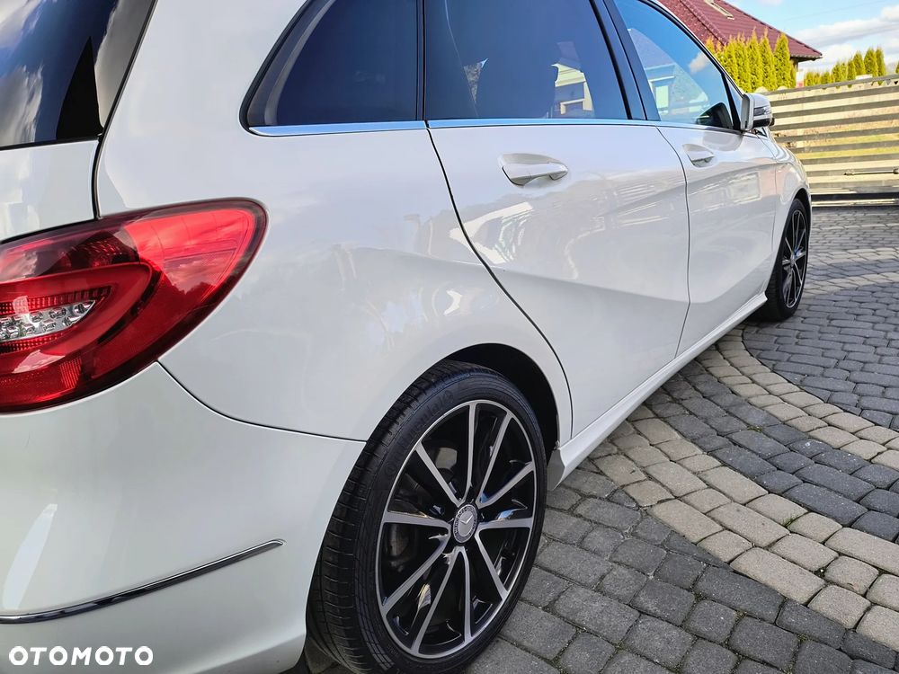 Mercedes-Benz Klasa B 180 AMG Line - 10