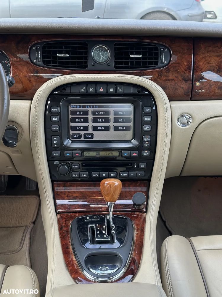 Jaguar XJ XJ6 2.7 Twin Turbo (LWB) Sovereign - 9