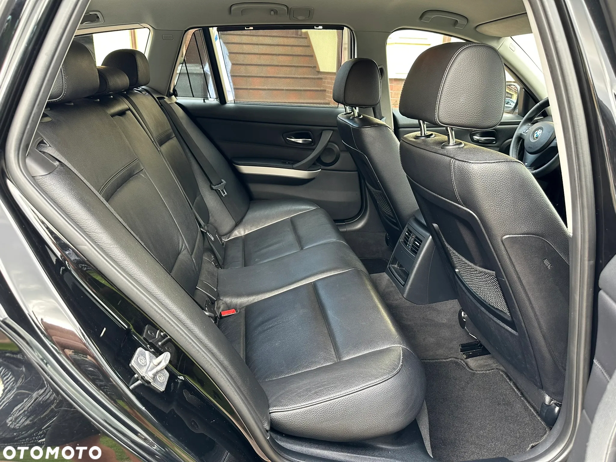 BMW Seria 3 320d DPF Touring - 26
