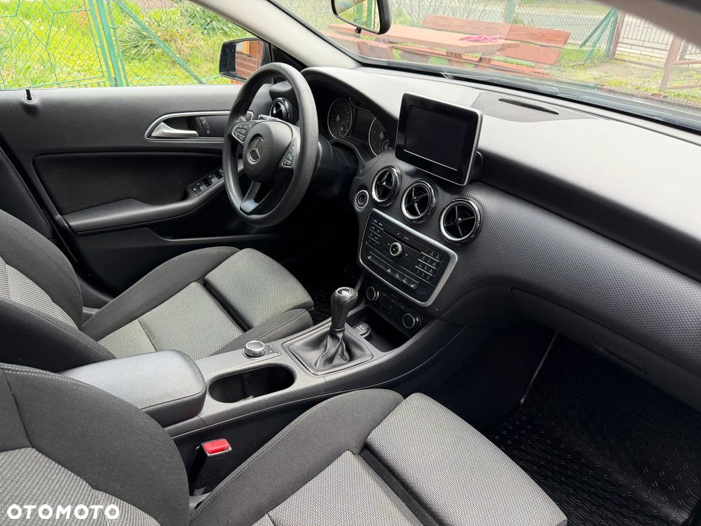 Mercedes-Benz Klasa A 180 d BlueEFFICIENCY Edition Style - 26