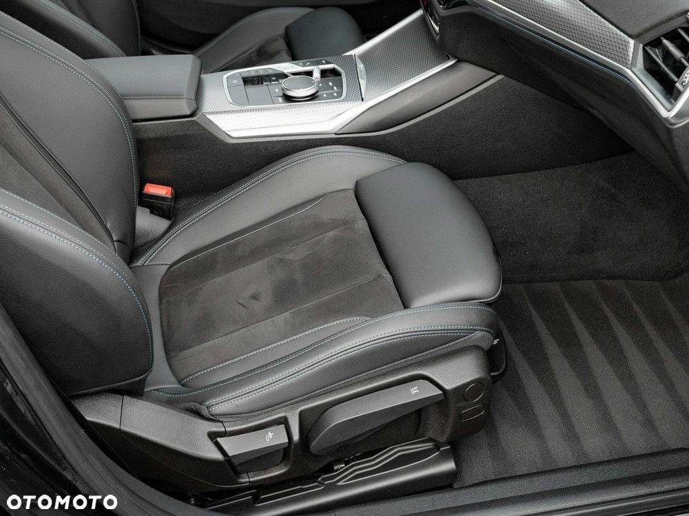 BMW Seria 3 318i M Sport - 29