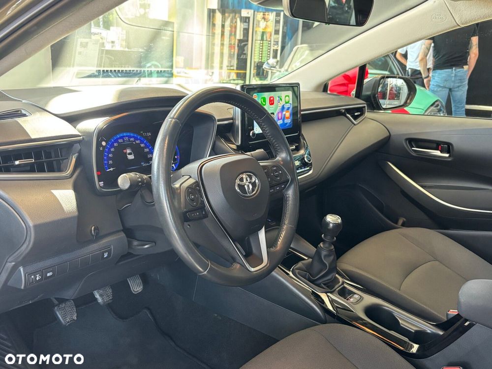 Toyota Corolla - 10