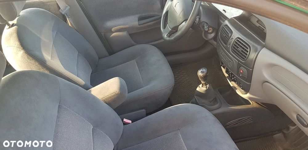 Renault Megane 1.6 - 23