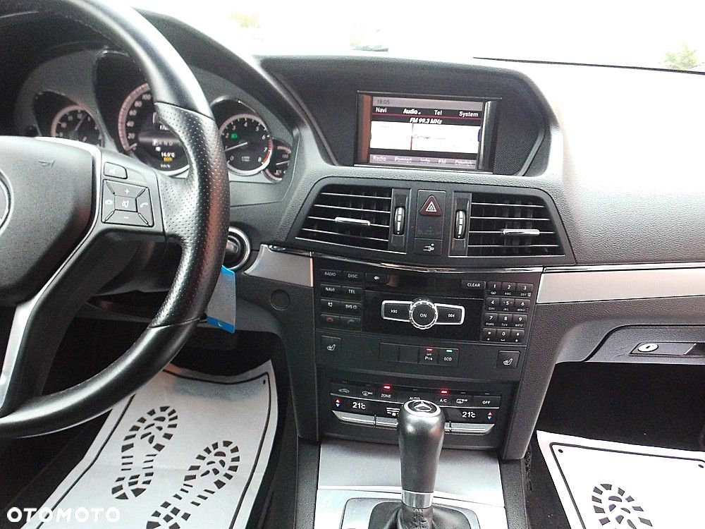 Mercedes-Benz Klasa E 200 CGI BlueEFFICIENCY Automatik Avantgarde - 12