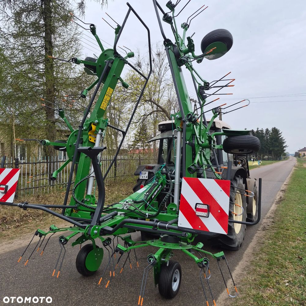 Pronar Przetrząsacz PWP530, PWP460 Pronar; ZKP770, ZKP-530, ZKP460 Inter-Tech; Z528 Kowalski; ZGRABIARKA ZKP420 Pronar, ZK42, ZK36 Kowalski; ZKT-420 Inter-Tech; ZK320 Mesko Rol; ZG-350 Euro-Masz; Przetrząsaczo-Zgrabiarka Z-275 Mesko-Rol; Przetrząsaczo zgraniarka taśmowa WIRAX, Akpil "OSA" - 8