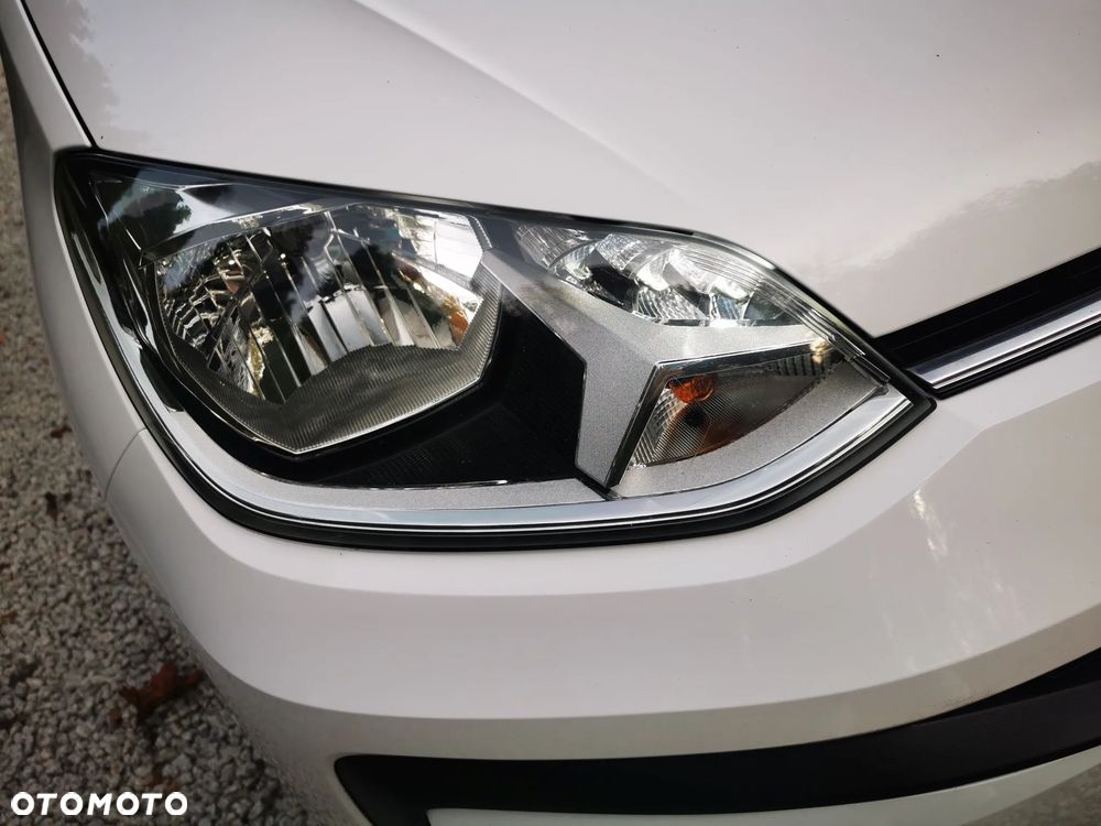 Volkswagen up! high - 38