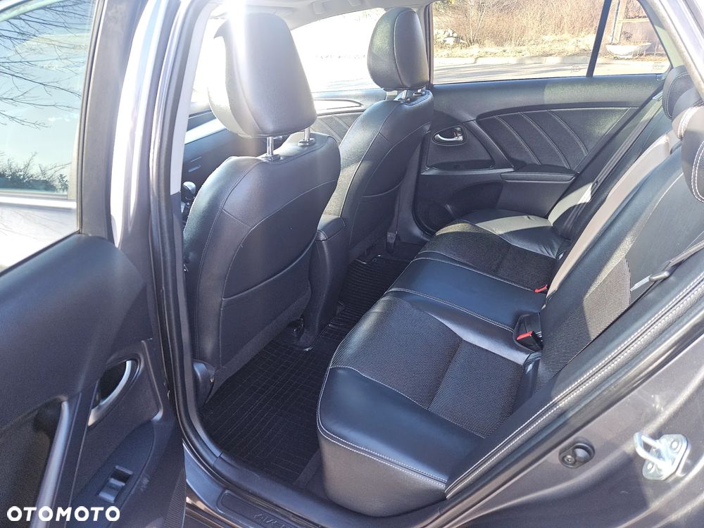 Toyota Avensis 2.0 D-4D Premium - 20