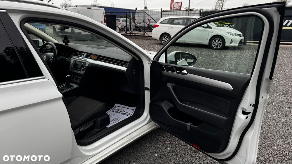 Volkswagen Passat - 19