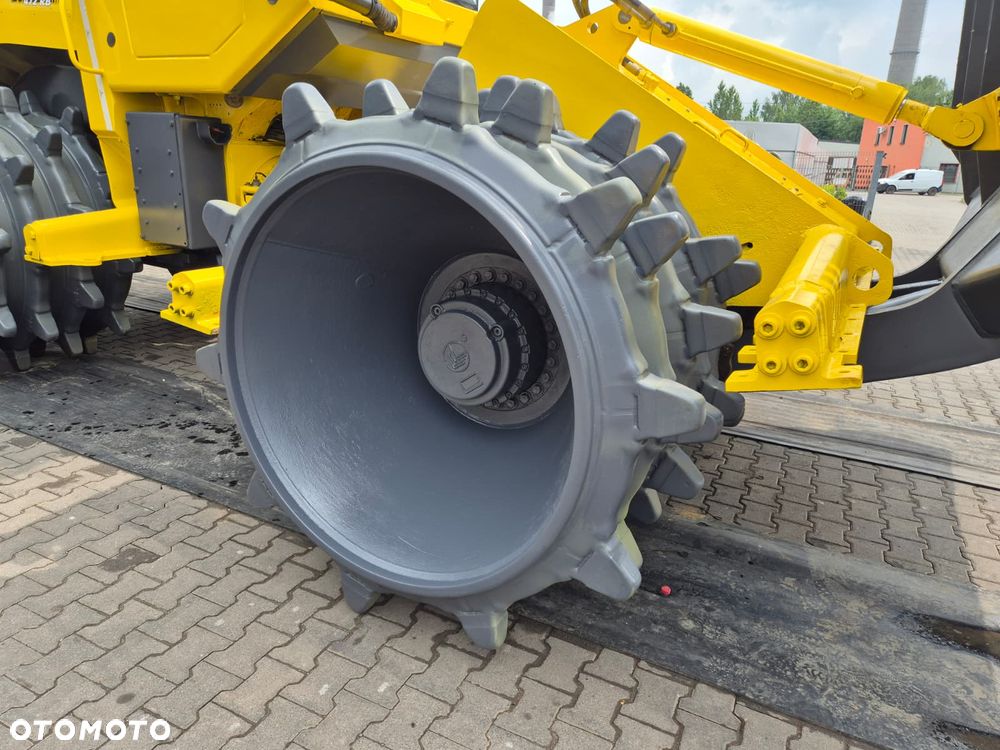 Bomag BC472 RB / KOMPAKTOR ODPADÓW / KOMPAKTOR WYSYPISKOWY 24T / ZGNIATARKA ODPADÓW / MASZYNA DO ZAGĘSZCZANIA ODPADÓW / DO SKŁADOWISK ODPADÓW / SERWISOWANY / 1 WŁ. - 18